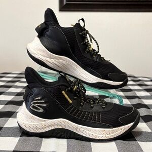 Under Armour Curry 3Z7 Basketball Shoe Sneaker Black Gold Size 7 Mens/ 8.5 Women